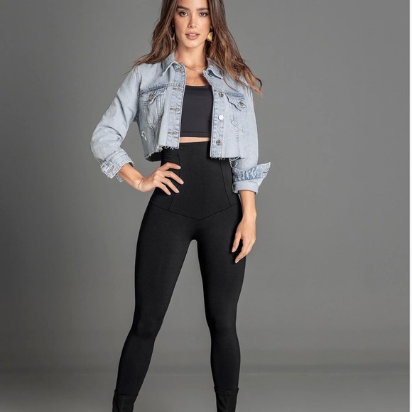 Leonisa Leggings: Extra High Firm Compression - Picture 13 of 16